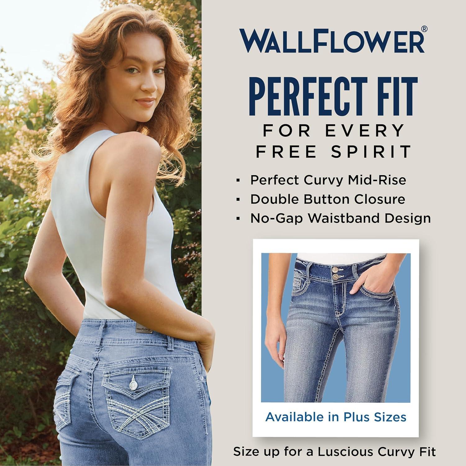 imageWallFlower Womens Luscious Curvy 17quot Capri MidRise Insta Stretch Juniors Standard and PlusBetsy