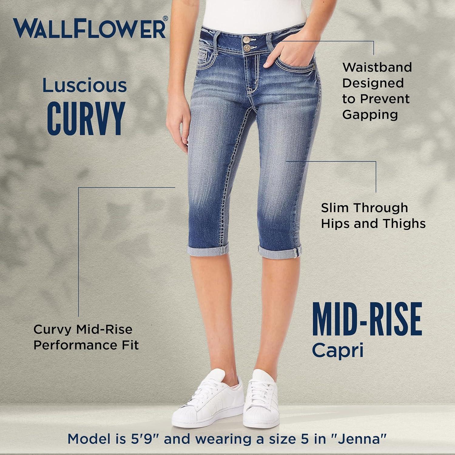 imageWallFlower womens Luscious Curvy 17quot Capri Midrise Insta Stretch Juniors Standard and PlusWhite